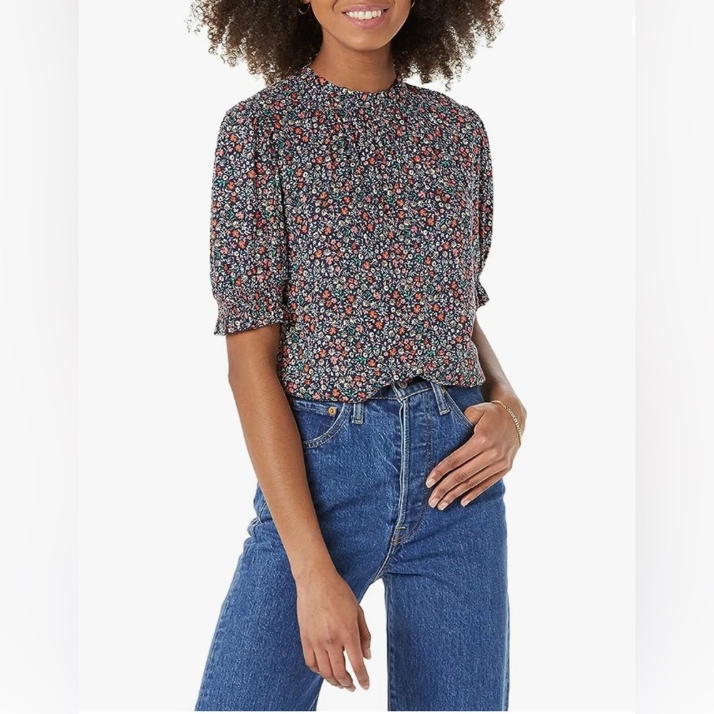 Amazon Essentials Women's Fluid Twill Short Puff Sleeve Smock Detail Shirt